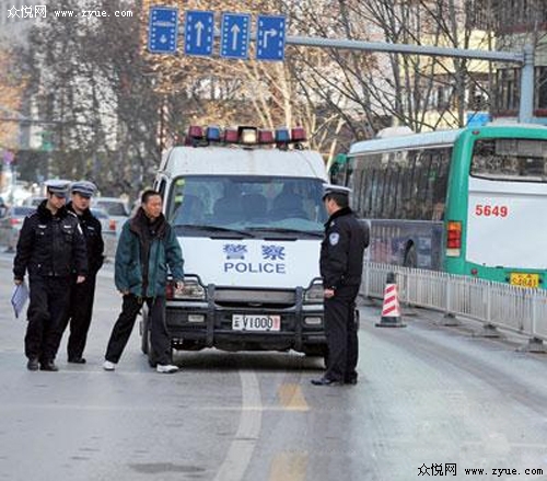 昆明驾校教练酒驾撞人家中被抓获