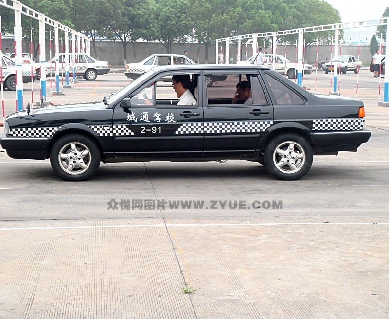 城通驾校教练车