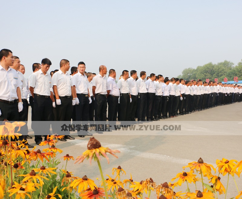 路路通驾校教练风采