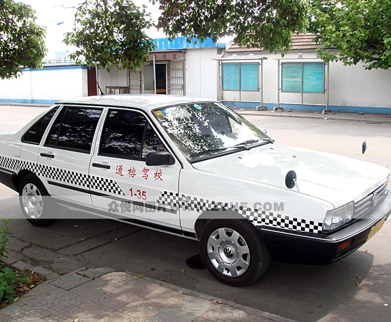 通榕驾校教练车 斜视