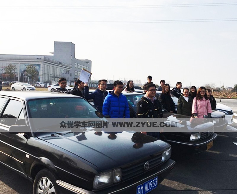 泰州靖江驾校教练车