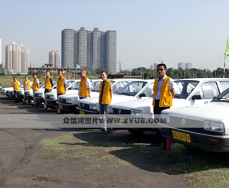 育龙驾校教练车