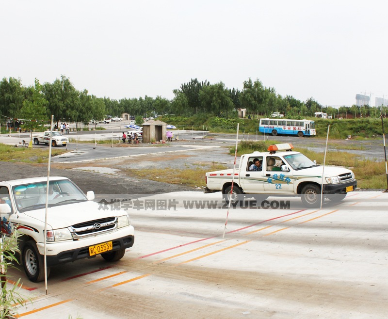 平安驾校上坡路场地